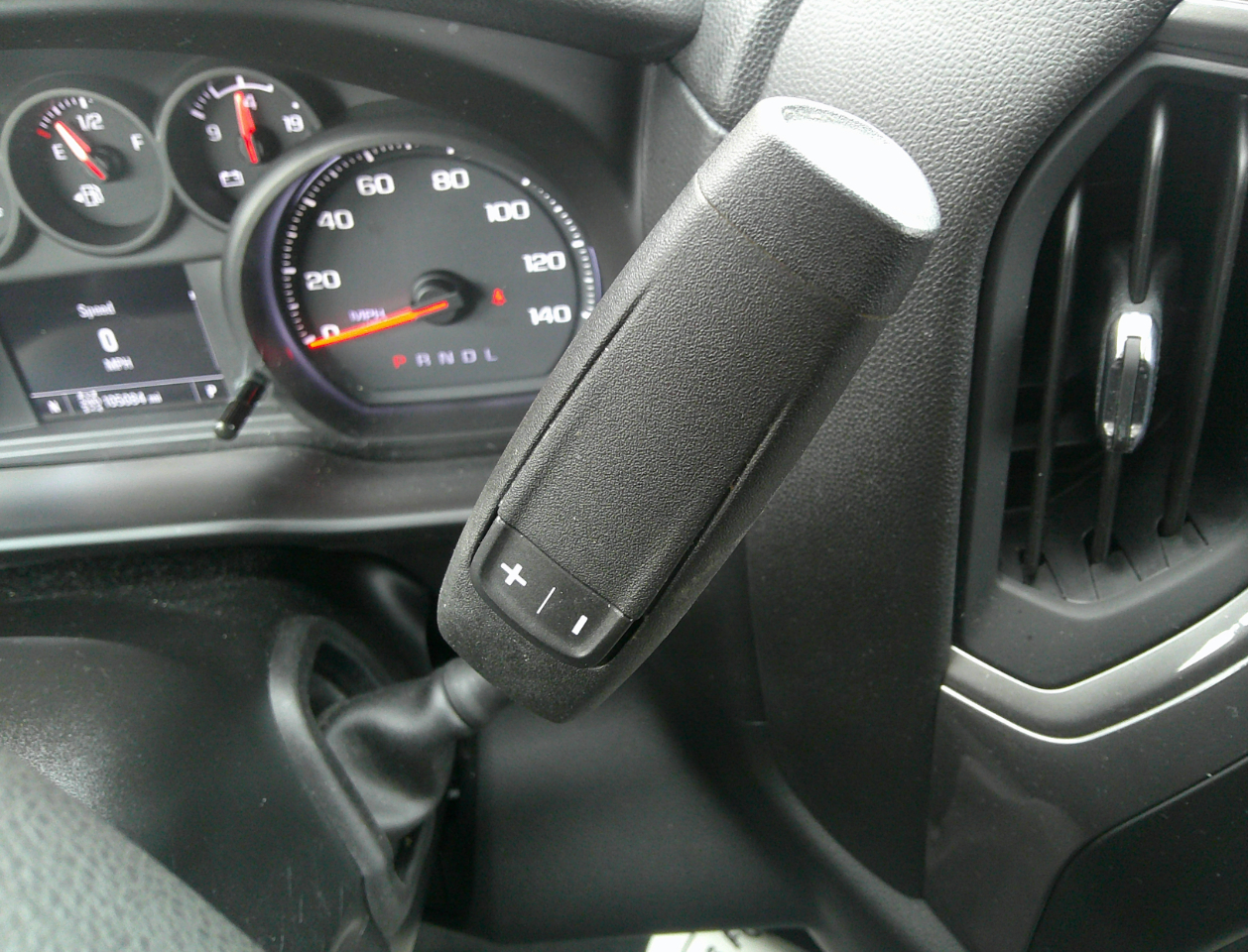 Chevrolet Silverado 1500 4WD Crew Cab 147" Custom 2020