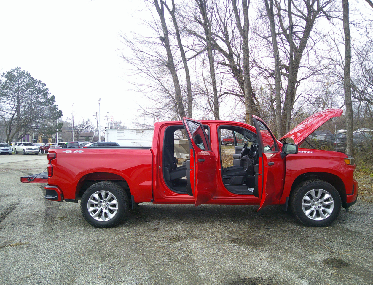 Chevrolet Silverado 1500 4WD Crew Cab 147" Custom 2020