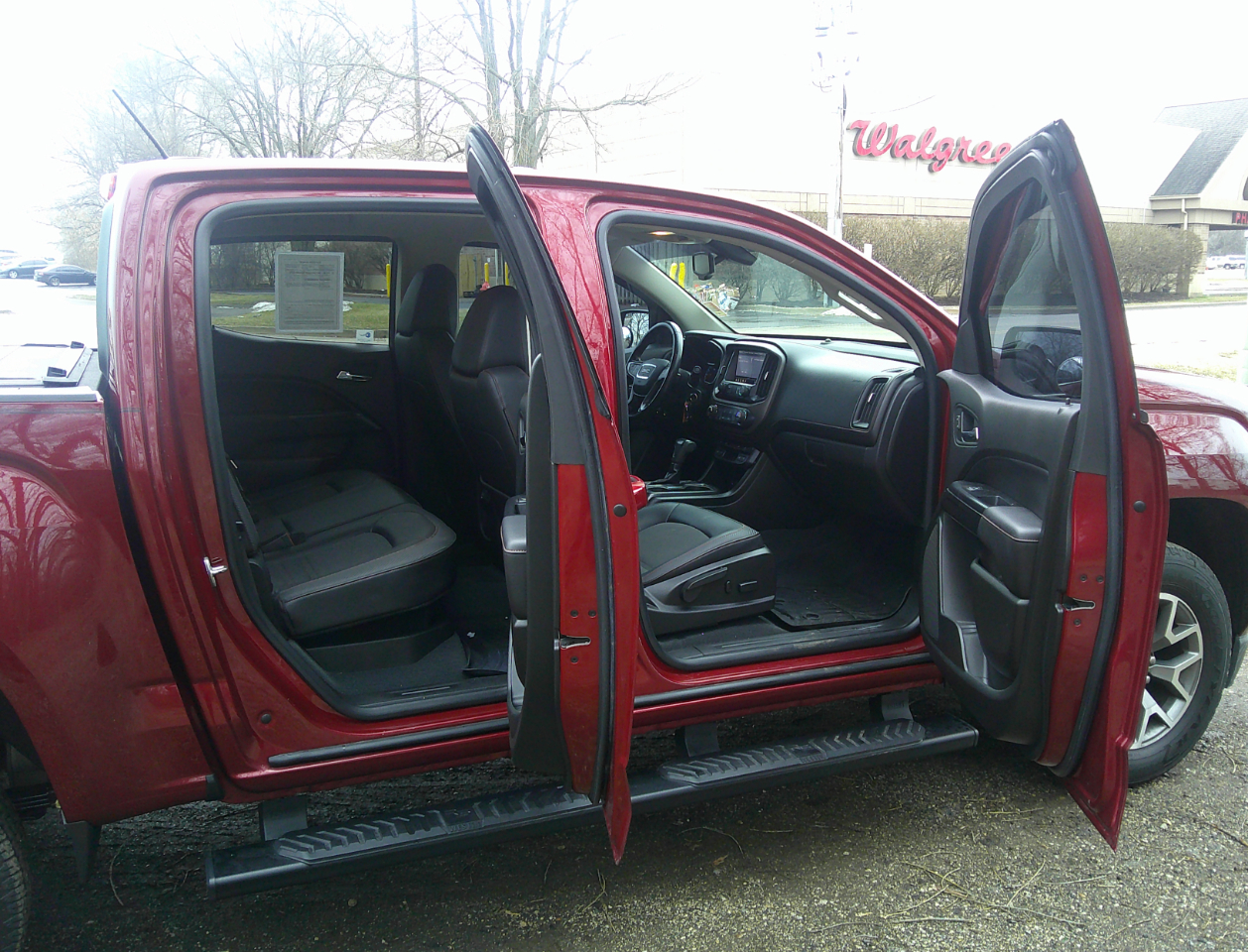 GMC Canyon 4WD Crew Cab 128.3" All Terrain w/Cloth 2019