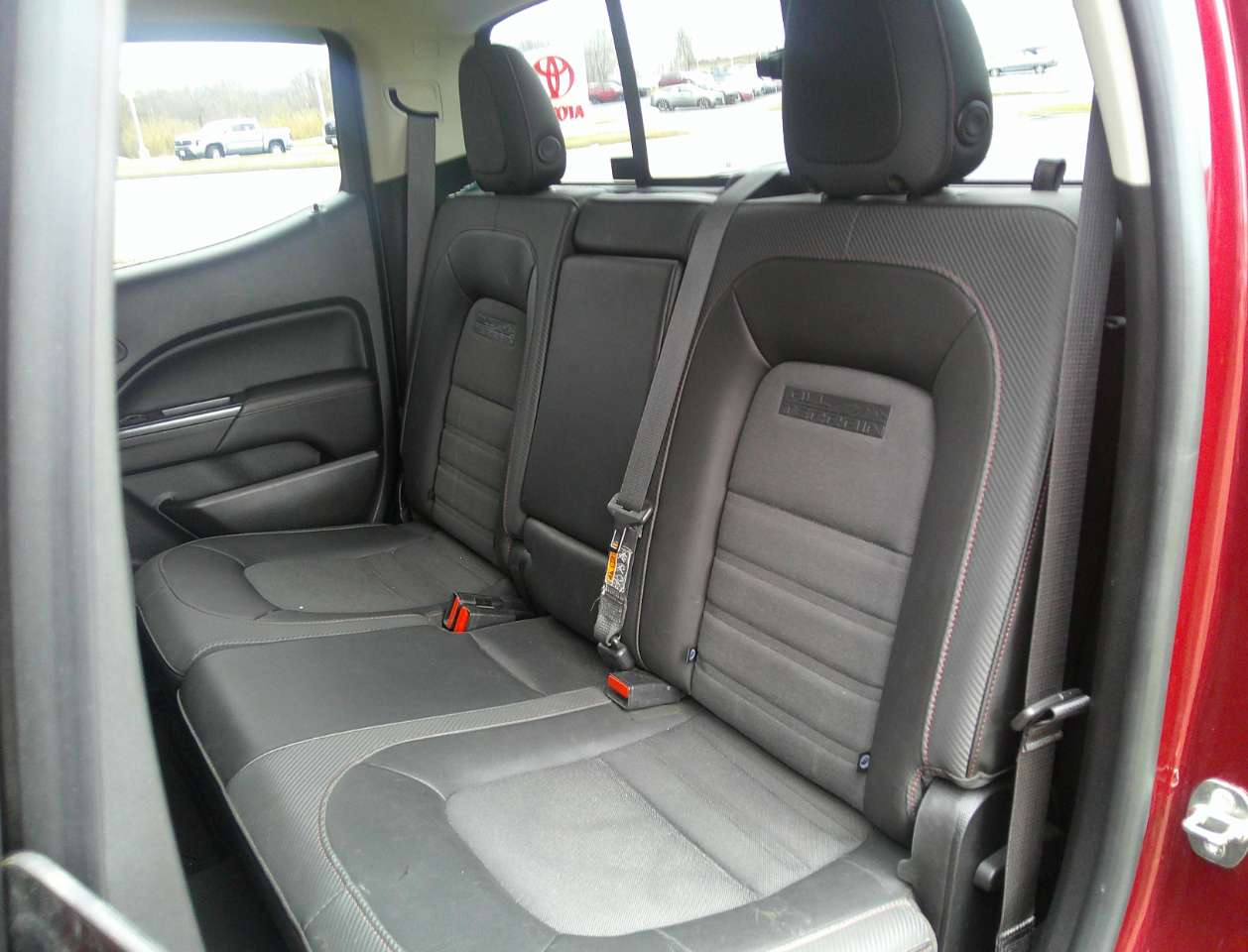 GMC Canyon 4WD Crew Cab 128.3" All Terrain w/Cloth 2019