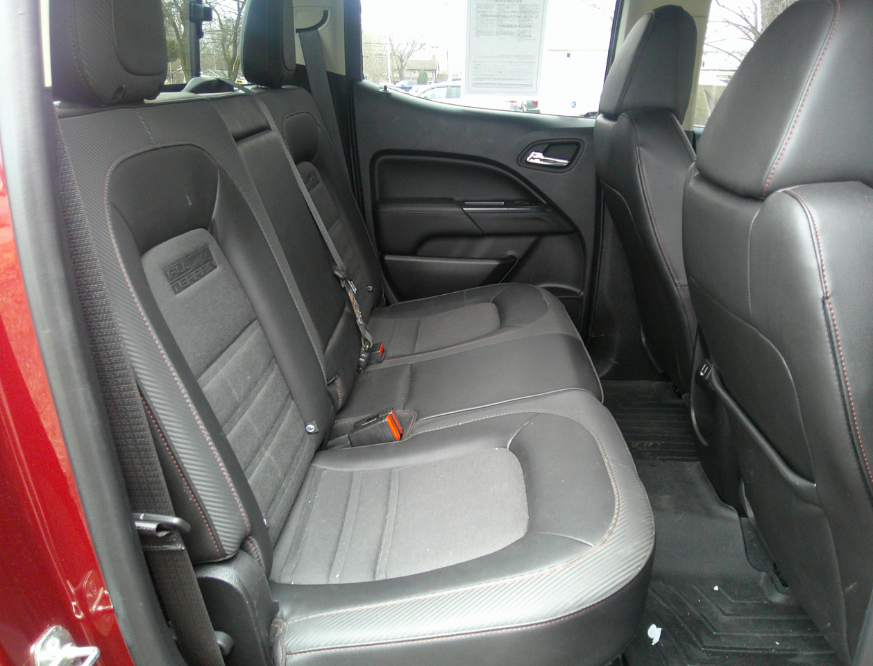 GMC Canyon 4WD Crew Cab 128.3" All Terrain w/Cloth 2019