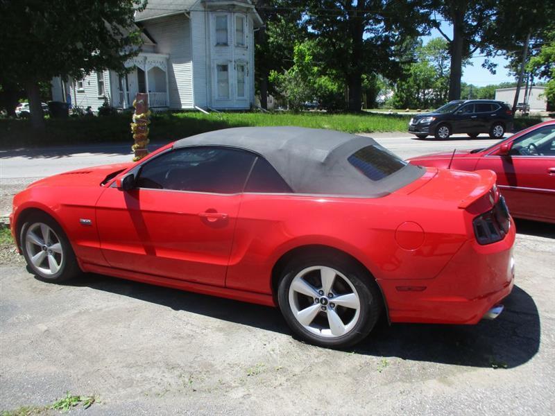 Ford Mustang GT convertible 2014