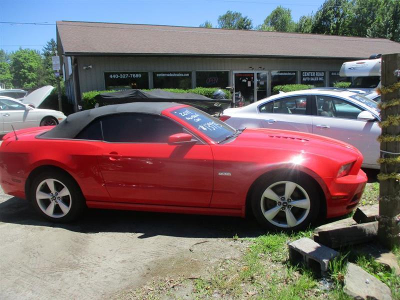 Ford Mustang GT convertible 2014