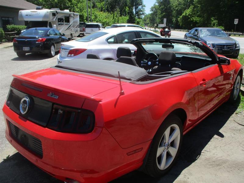 Ford Mustang GT convertible 2014