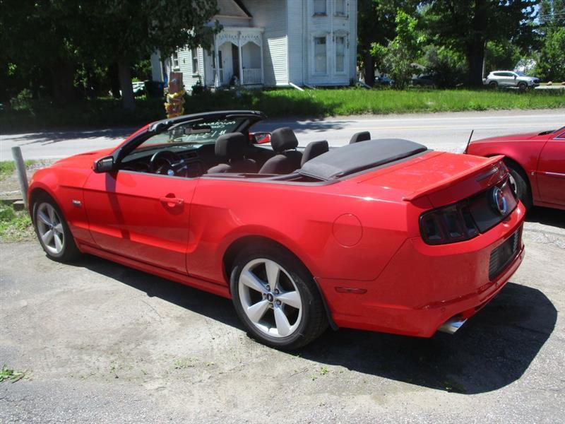 Ford Mustang GT convertible 2014
