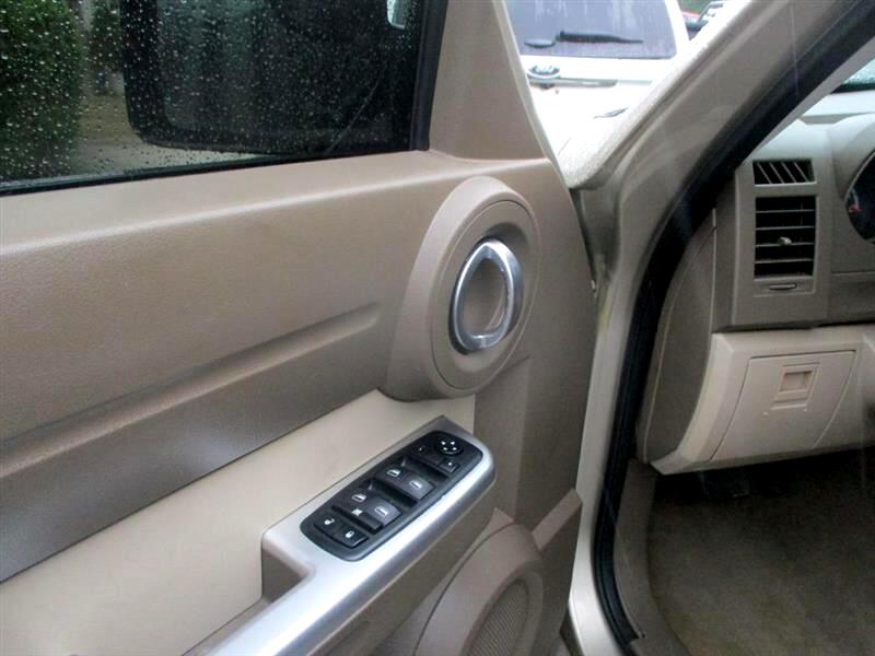 Dodge Nitro SXT 4WD 2010 Dodge Nitro SXT 4WD 2010