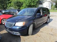 2013 Chrysler Town & Country 