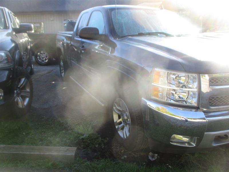 2012 Chevrolet Silverado 1500 LT photo 2