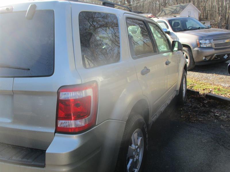 Ford Escape XLT FWD 2010