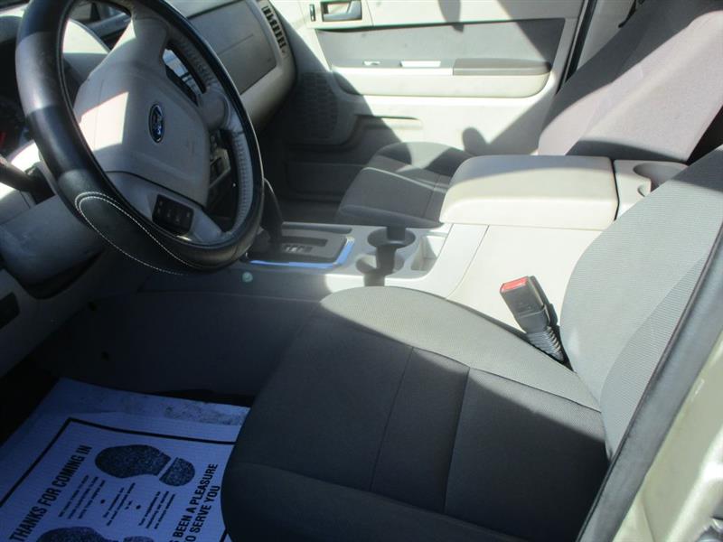 Ford Escape XLT FWD 2010