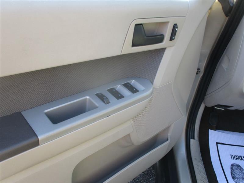 Ford Escape XLT FWD 2010