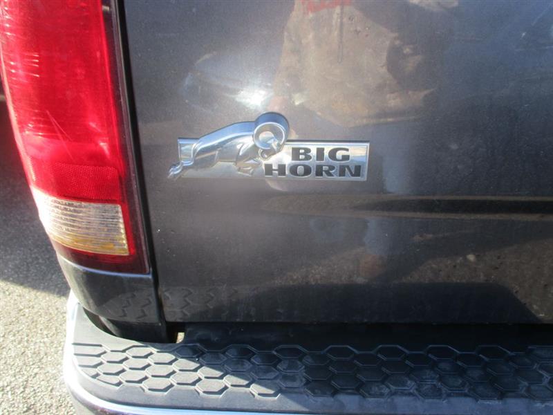 RAM 1500 SLT Crew Cab SWB 4WD 2015