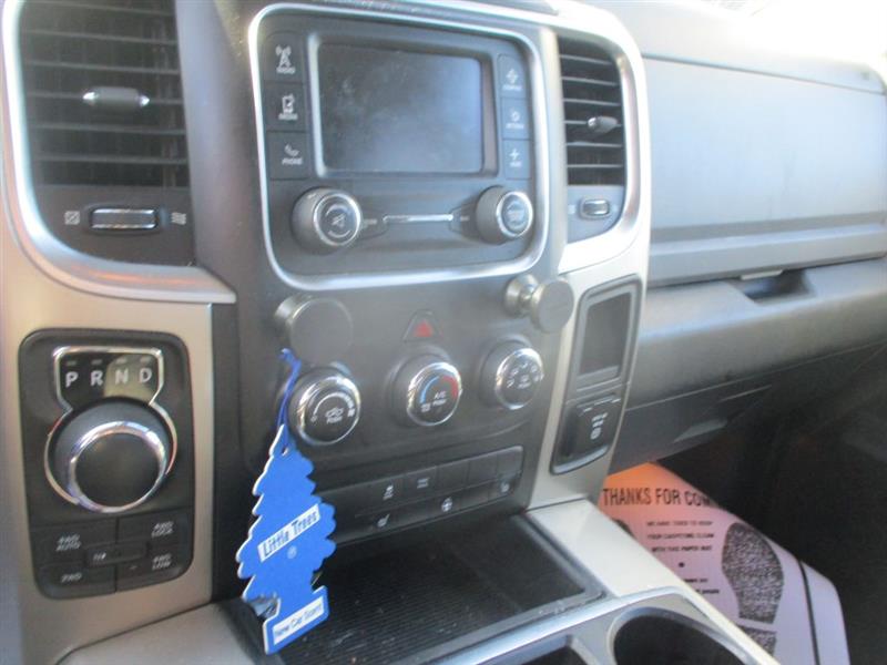 RAM 1500 SLT Crew Cab SWB 4WD 2015