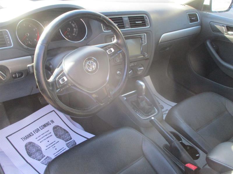 Volkswagen Jetta 1.4T SE 6A 2017