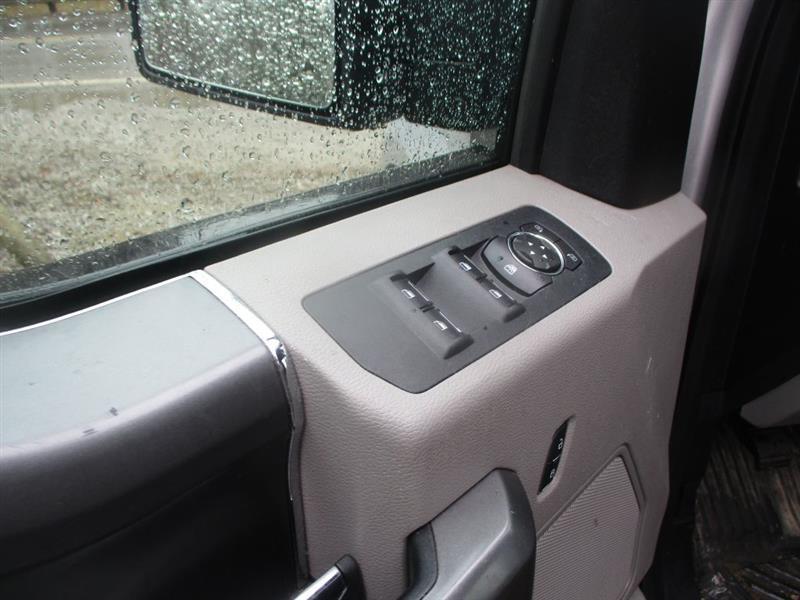 Ford F-150 XL SuperCrew 5.5-ft. Bed 4WD 2016