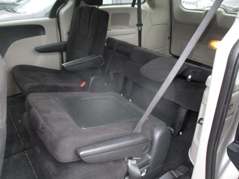 Dodge Grand Caravan SE 2012