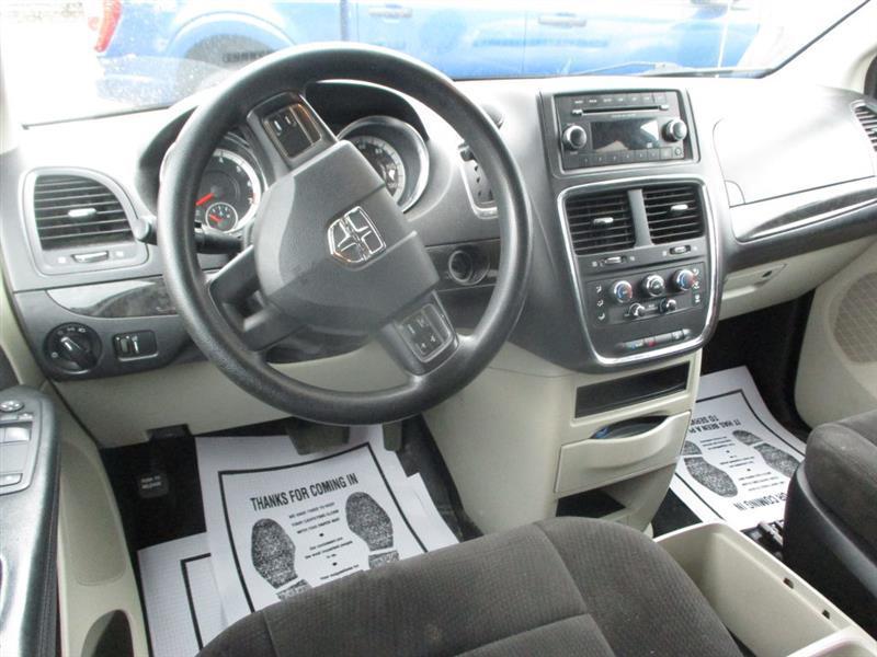 Dodge Grand Caravan SE 2012