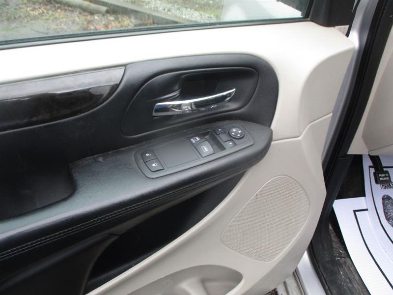 Dodge Grand Caravan SE 2012