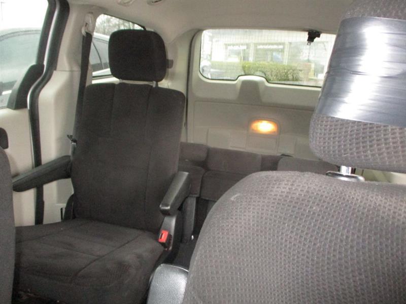 Dodge Grand Caravan SE 2012