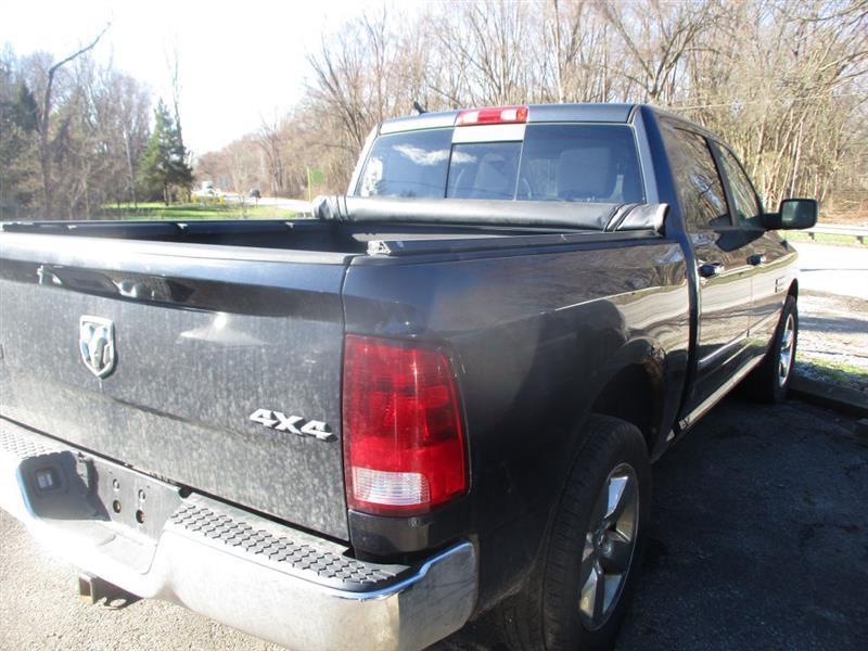 RAM 1500 SLT Crew Cab SWB 4WD 2014