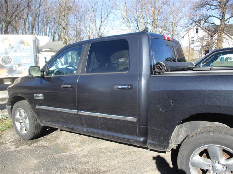 RAM 1500 SLT Crew Cab SWB 4WD 2014