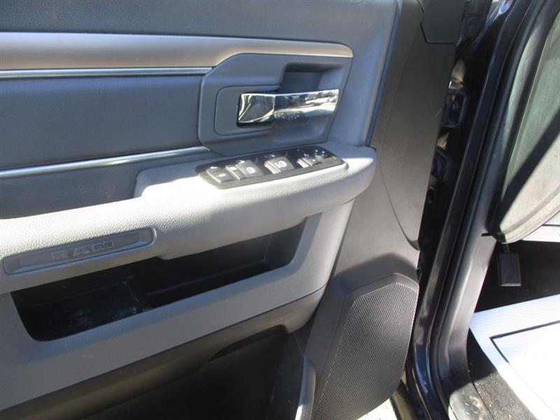 RAM 1500 SLT Crew Cab SWB 4WD 2014