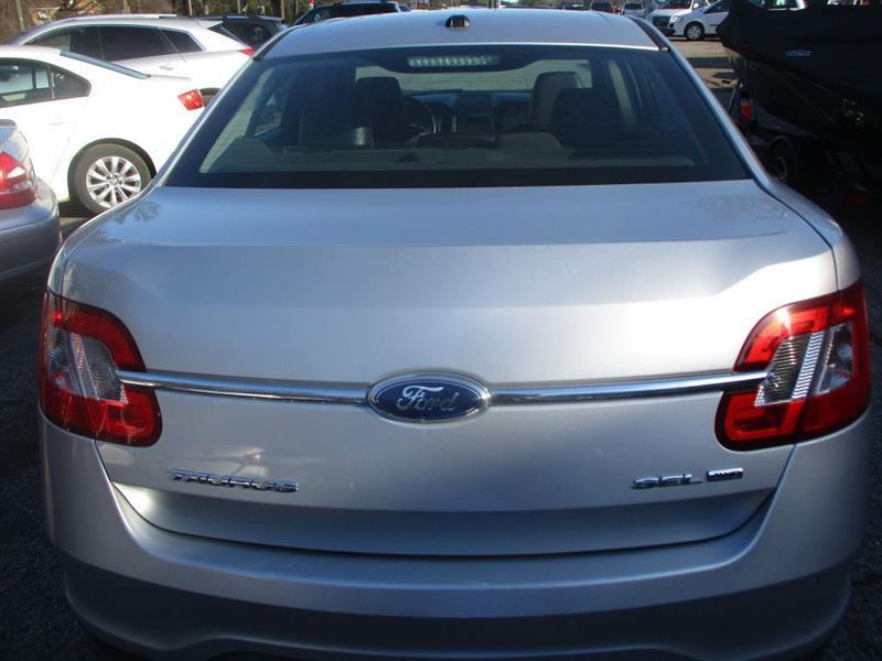 Ford Taurus  2011