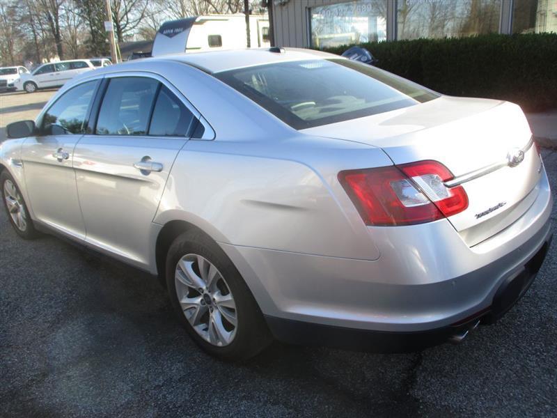 Ford Taurus  2011