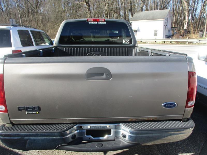 Ford F-150 XL SuperCab Short Bed 2WD 2002