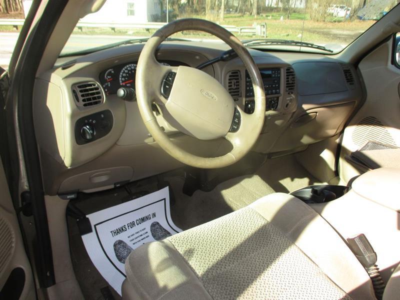 Ford F-150 XL SuperCab Short Bed 2WD 2002