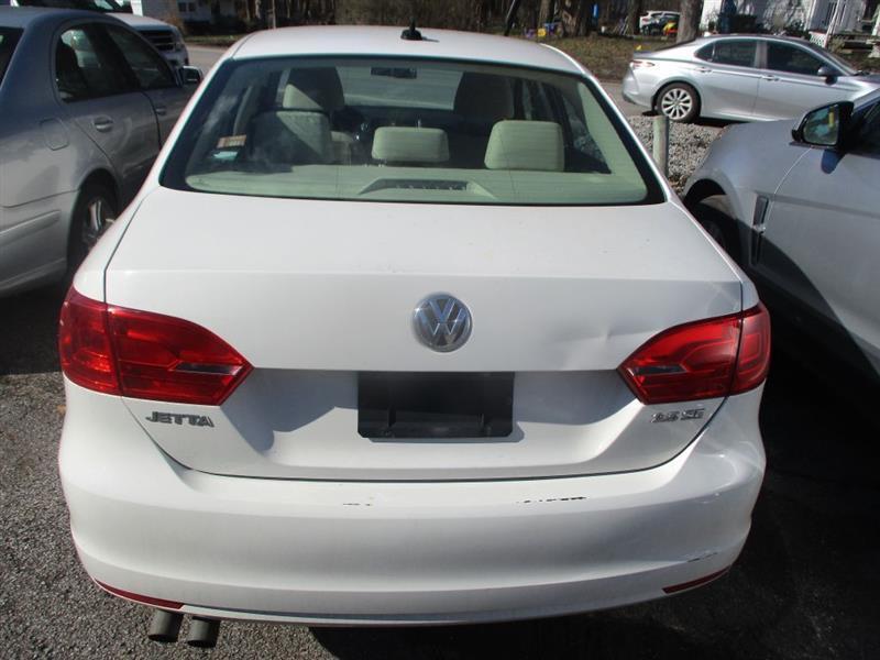 Volkswagen Jetta SE 2011