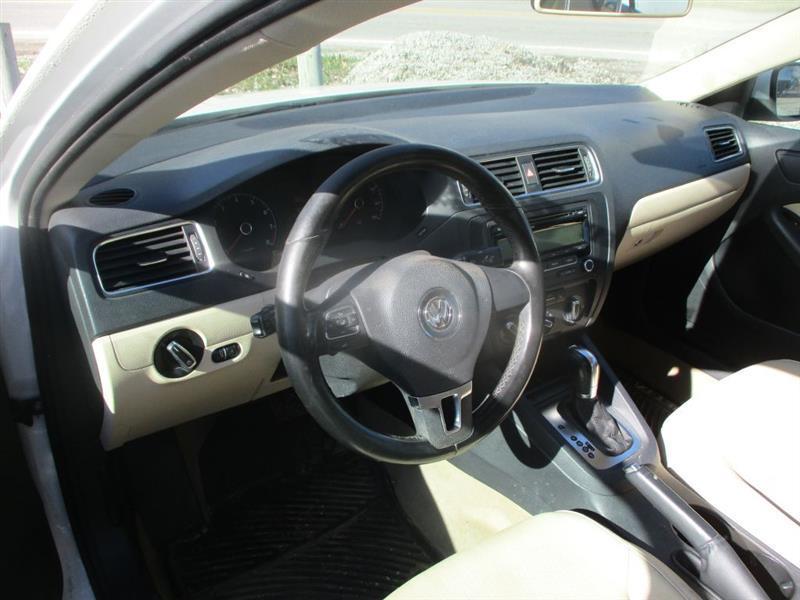 Volkswagen Jetta SE 2011