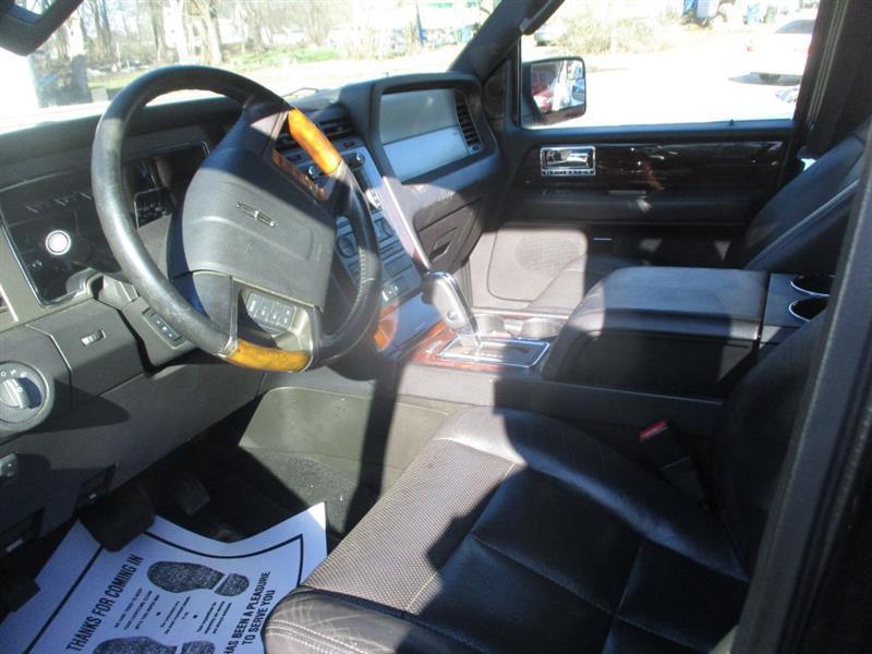 Lincoln Navigator 4WD 2012