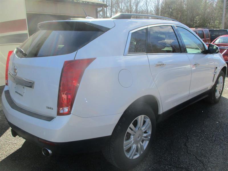 Cadillac SRX Base 2012