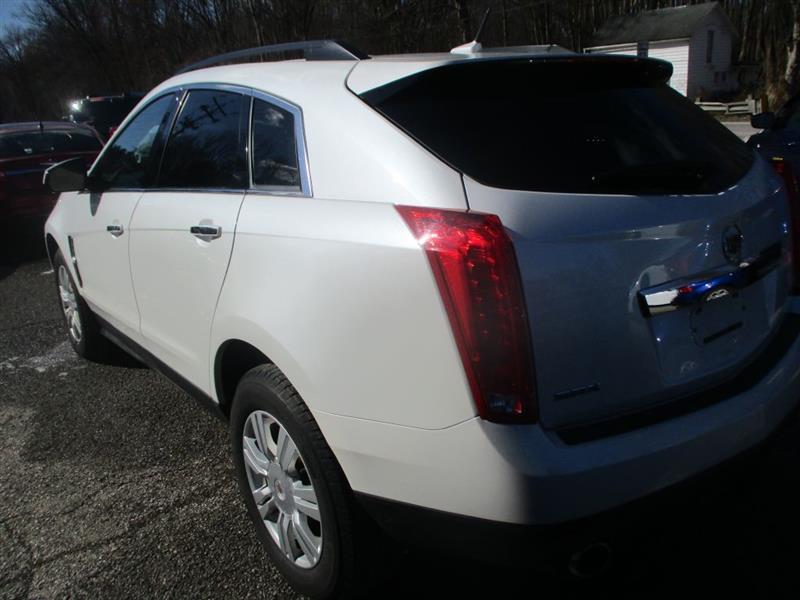 Cadillac SRX Base 2012
