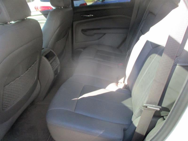 Cadillac SRX Base 2012