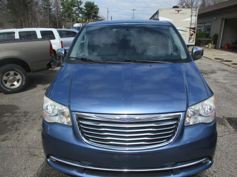 Chrysler Town & Country Touring-L 2012
