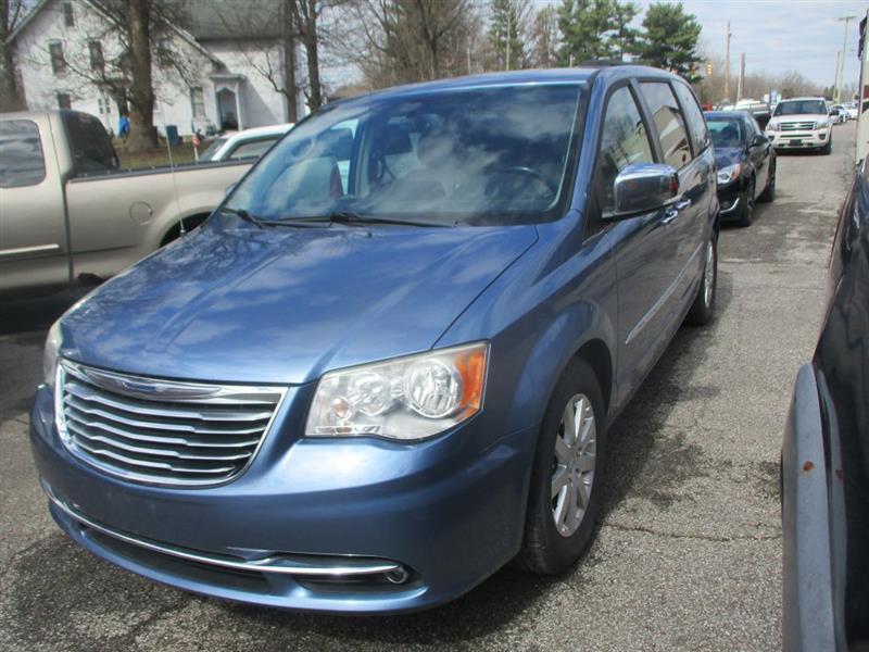 Chrysler Town & Country Touring-L 2012