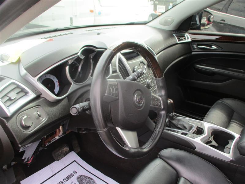 Cadillac SRX Luxury 2012