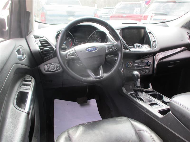 Ford Escape Titanium 4WD 2017