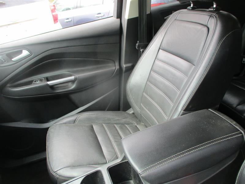 Ford Escape Titanium 4WD 2017