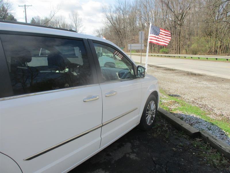 Chrysler Town & Country Touring-L 2014