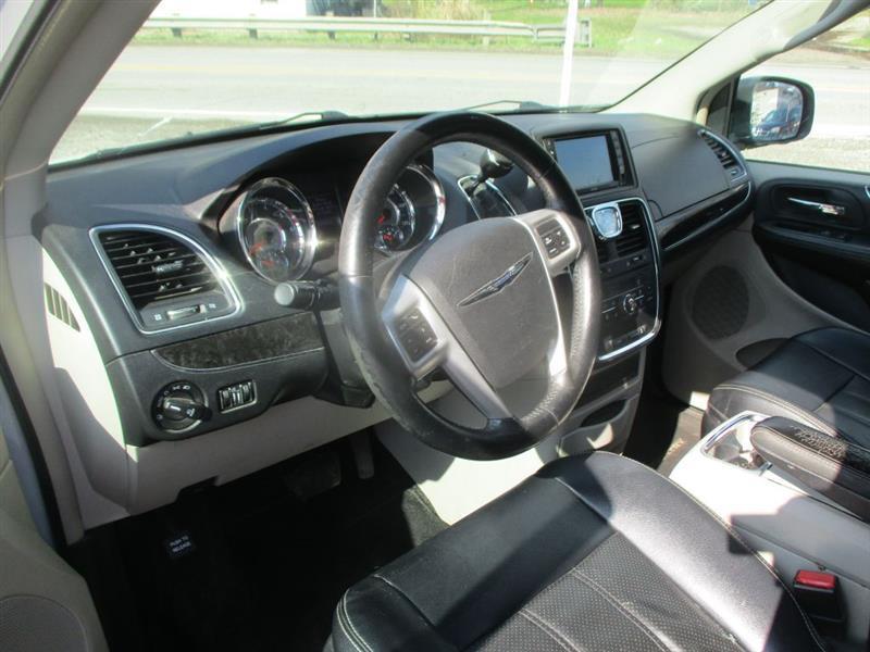 Chrysler Town & Country Touring-L 2014
