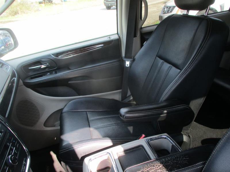 Chrysler Town & Country Touring-L 2014