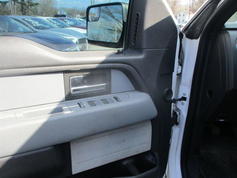 Ford F-150 XL SuperCrew 5.5-ft. Bed 4WD 2013