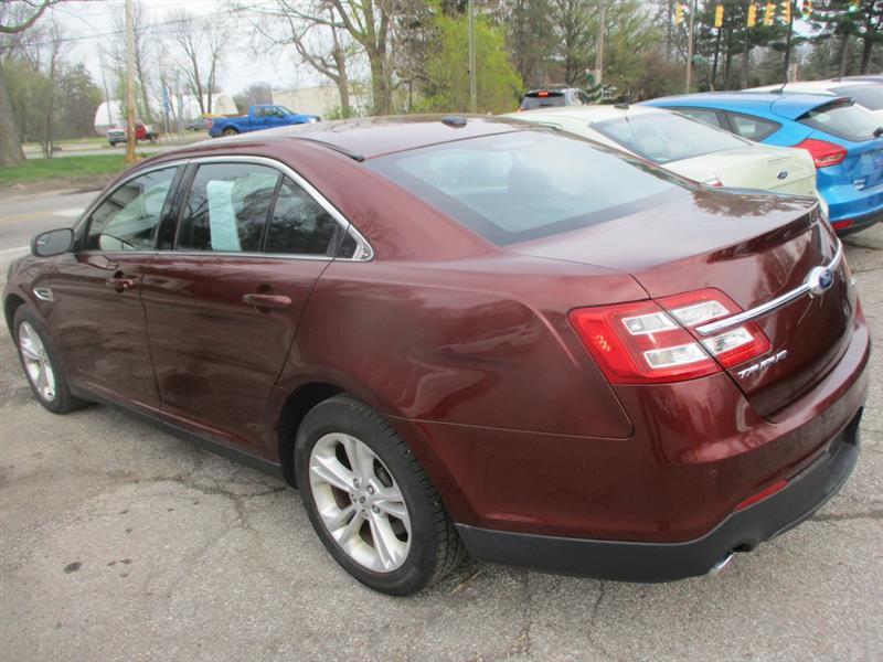 Ford Taurus  2015