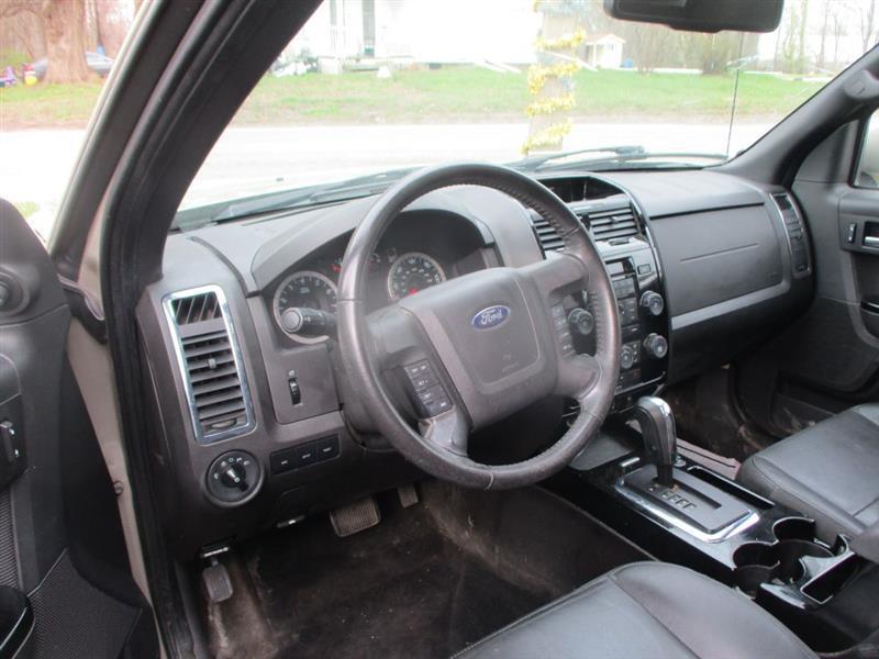 Ford Escape  2010