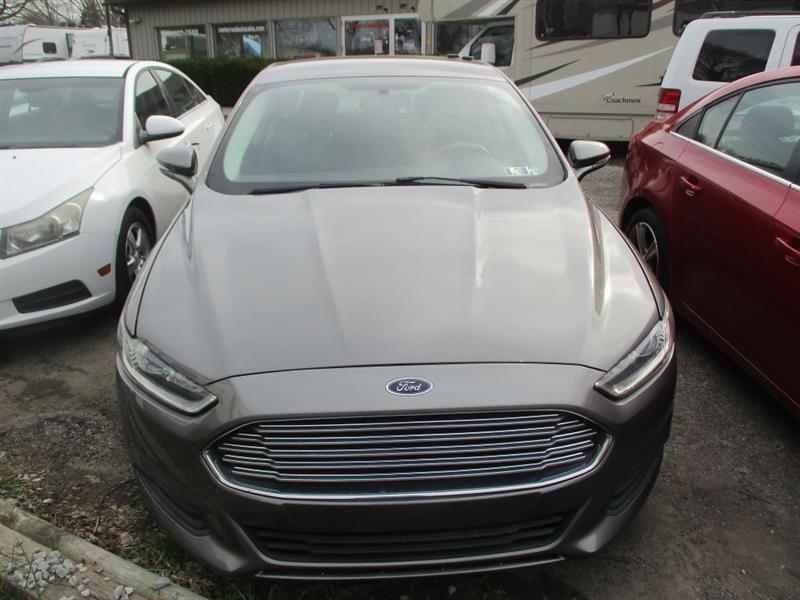 Ford Fusion SE 2013