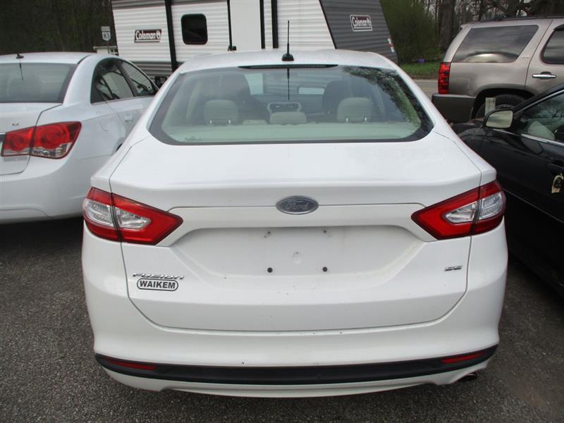 Ford Fusion SE 2013