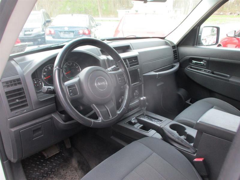 Jeep Liberty Sport 4WD 2011